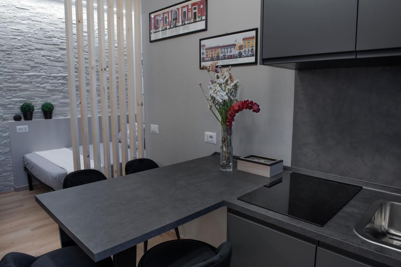 Super Modern And Design Apartment, A Due Passi Dai Navigli Milão Exterior foto